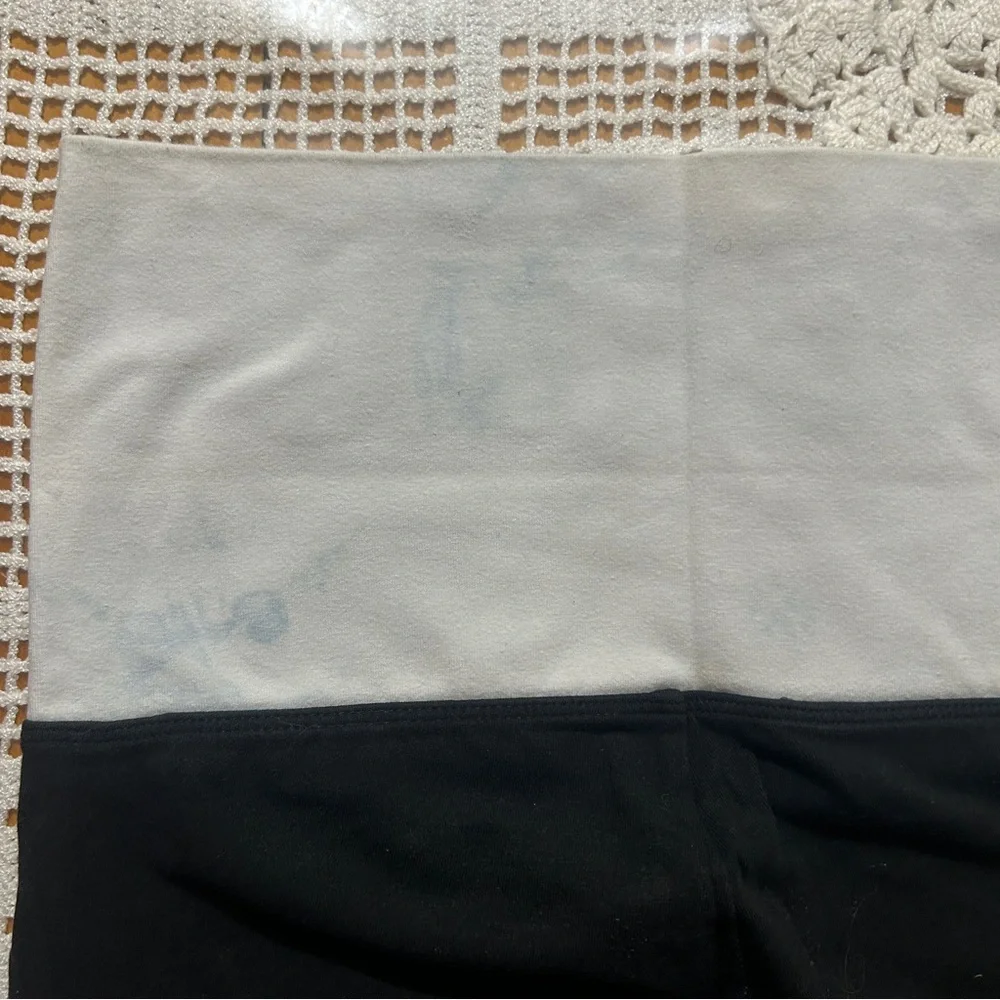 Victoria’s Secret PINK White Fold-over Capris Leggings - Picture 6 of 6